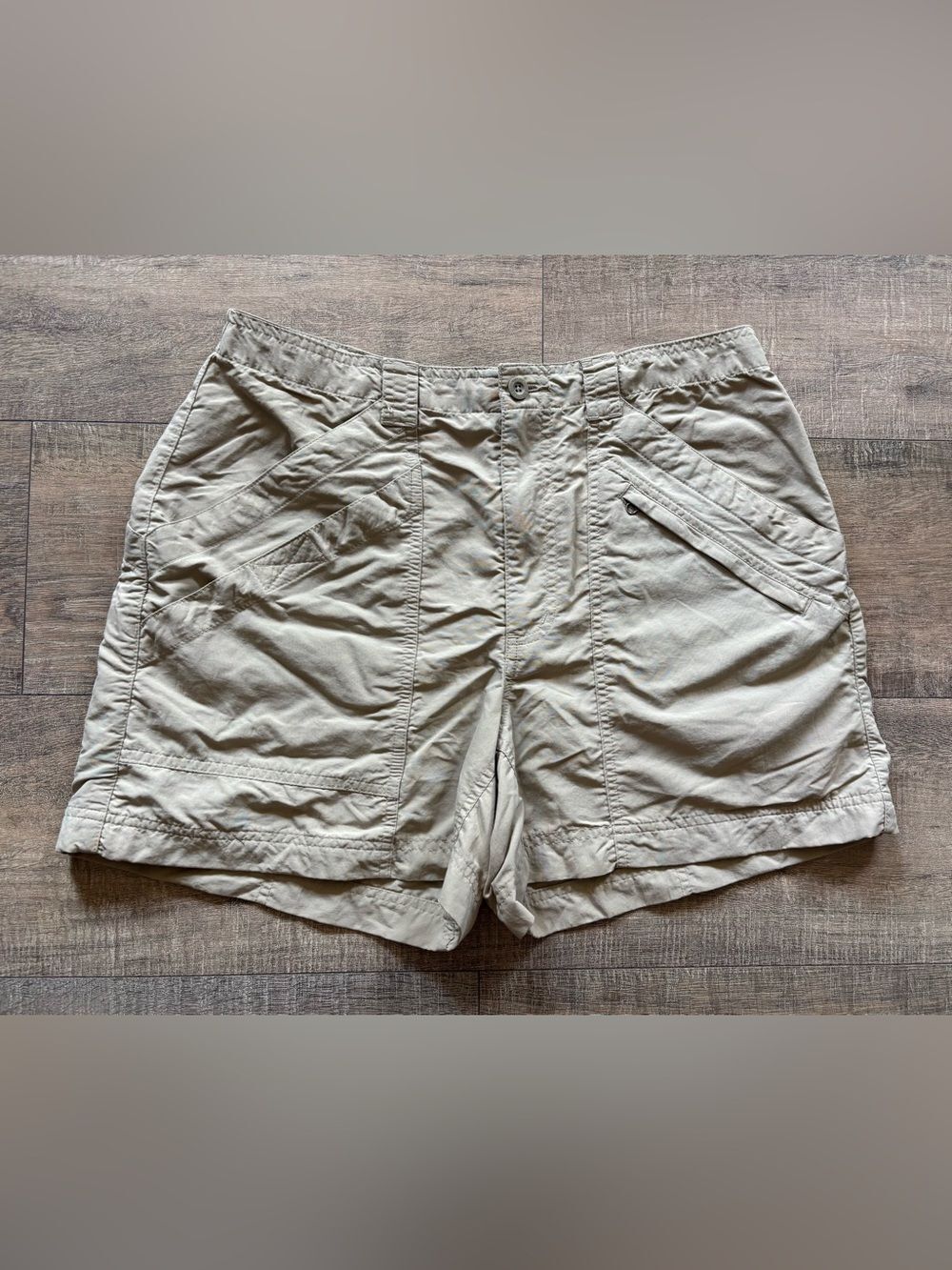 Royal Robbin’s women’s size 10 light khaki cargo hiking outdoor travel shorts